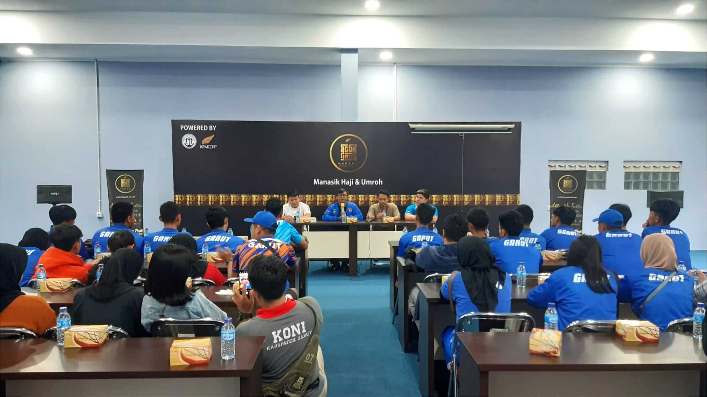 KPM Corp Serahkan Bantuan untuk Tim Futsal dan Sepakbola Garut di Porprov Jabar